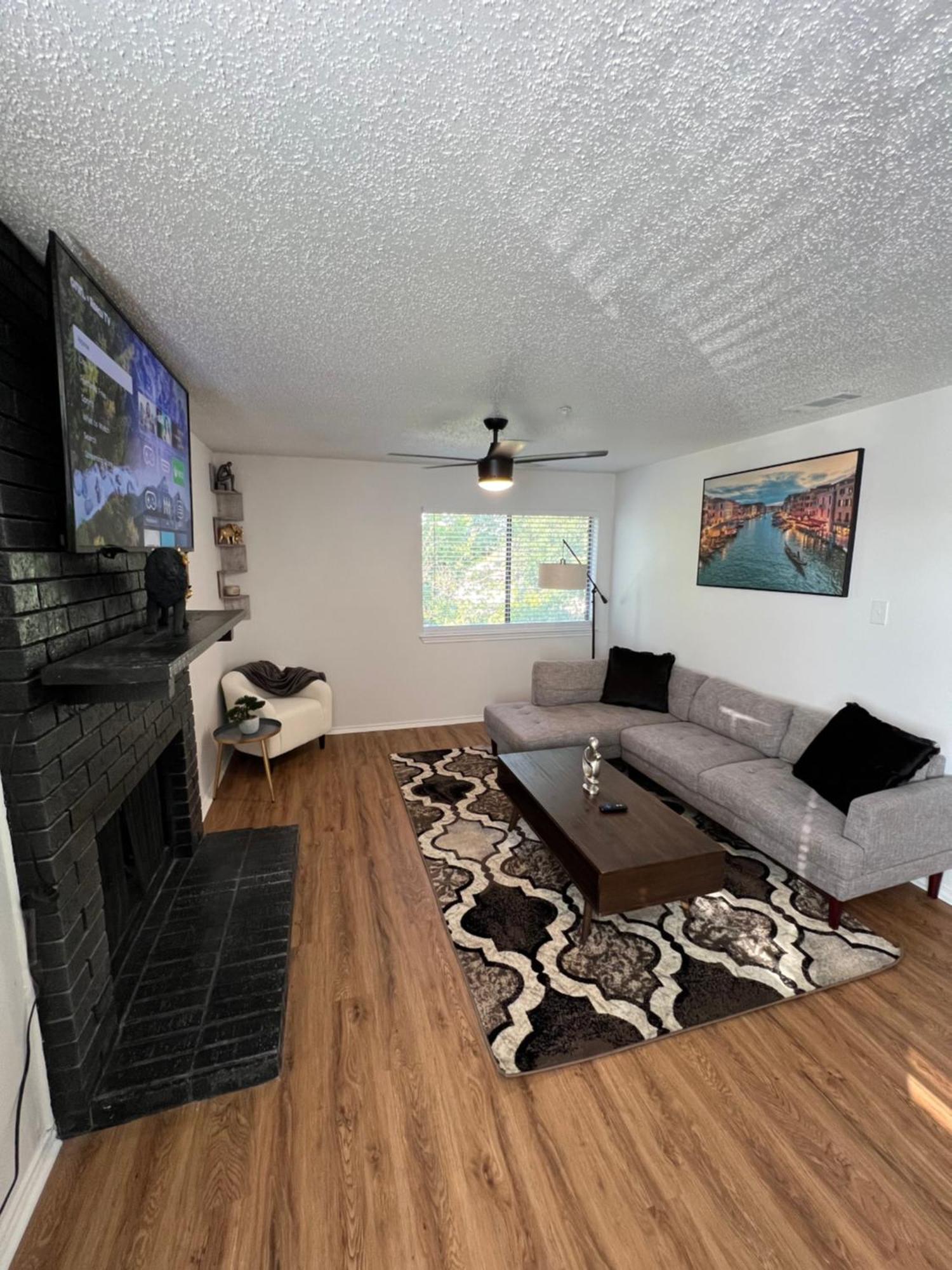 Sleek Luxe Gem Downtown 2bd 2ba Appartamento