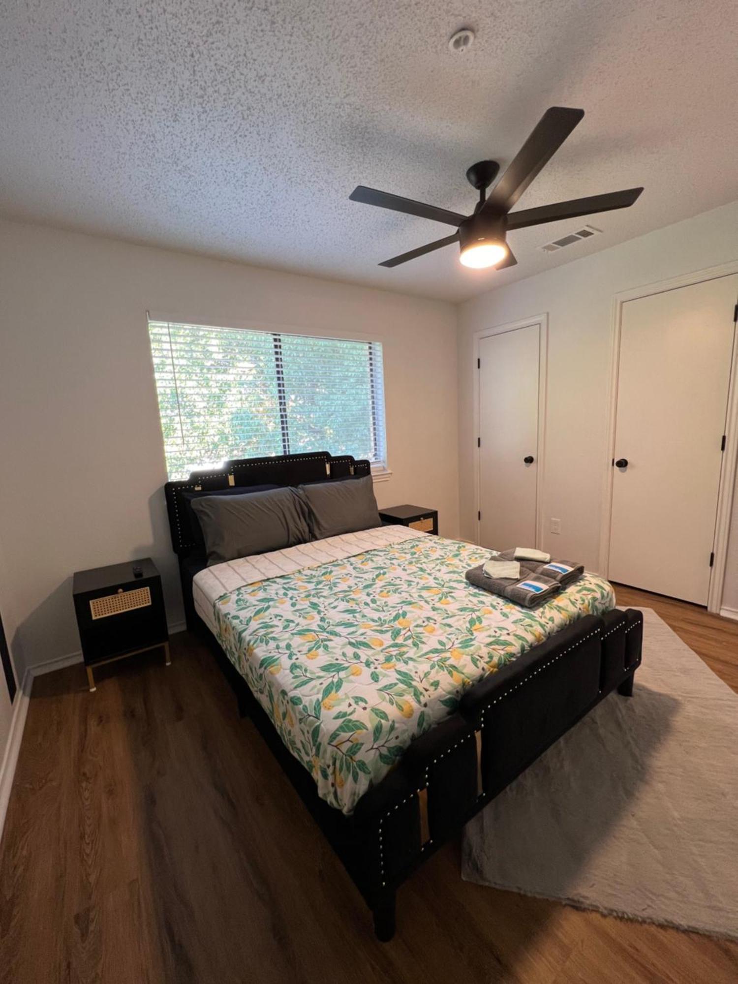 Sleek Luxe Gem Downtown 2bd 2ba *