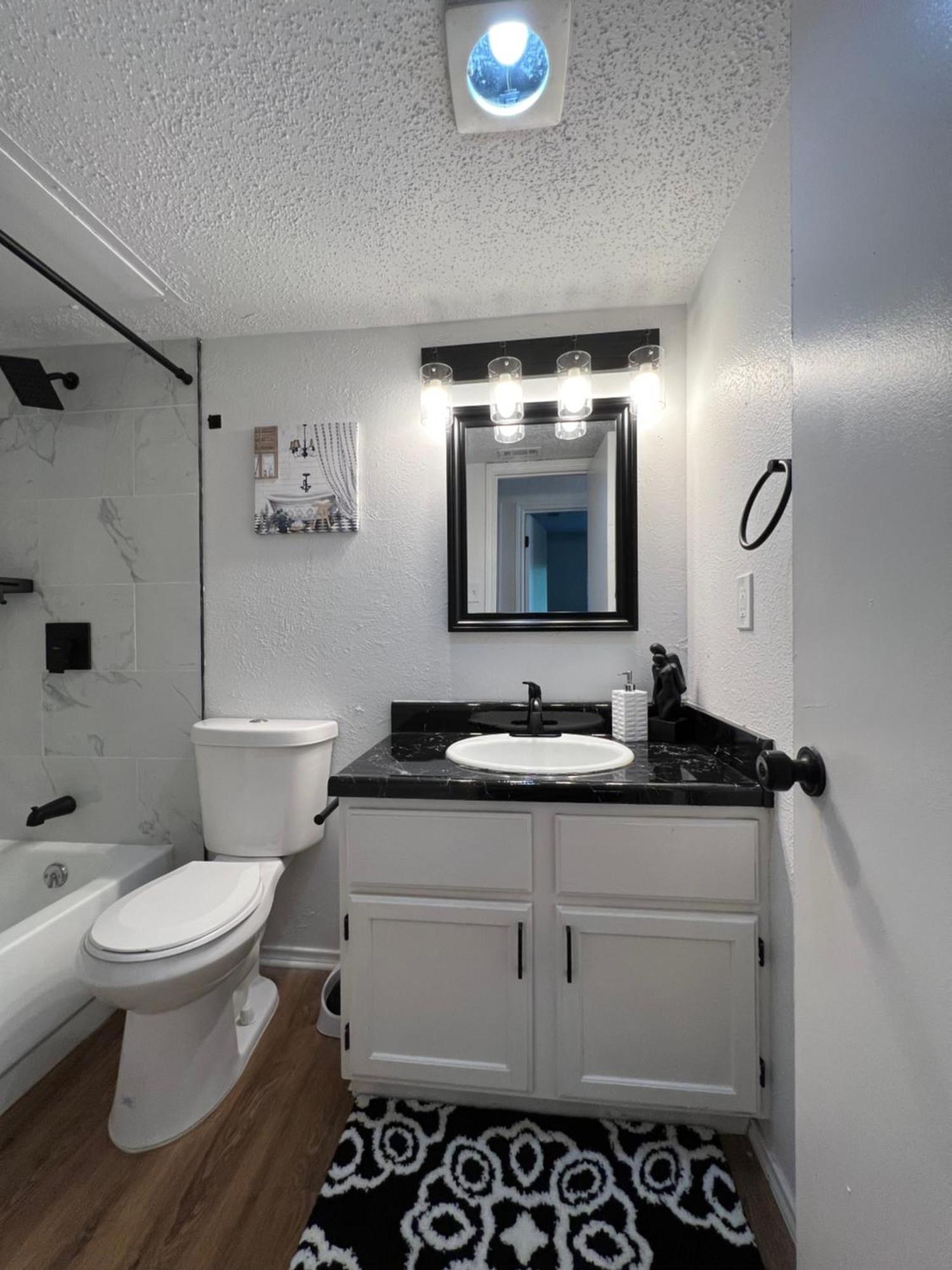 Sleek Luxe Gem Downtown 2bd 2ba * Dallas