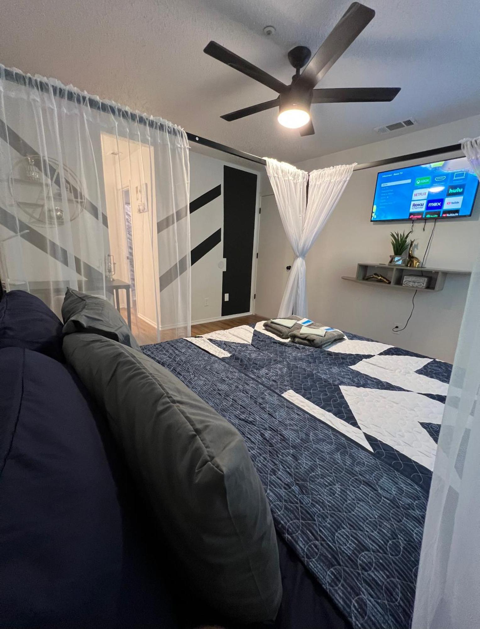 Apartment Sleek Luxe Gem Downtown 2bd 2ba Dallas